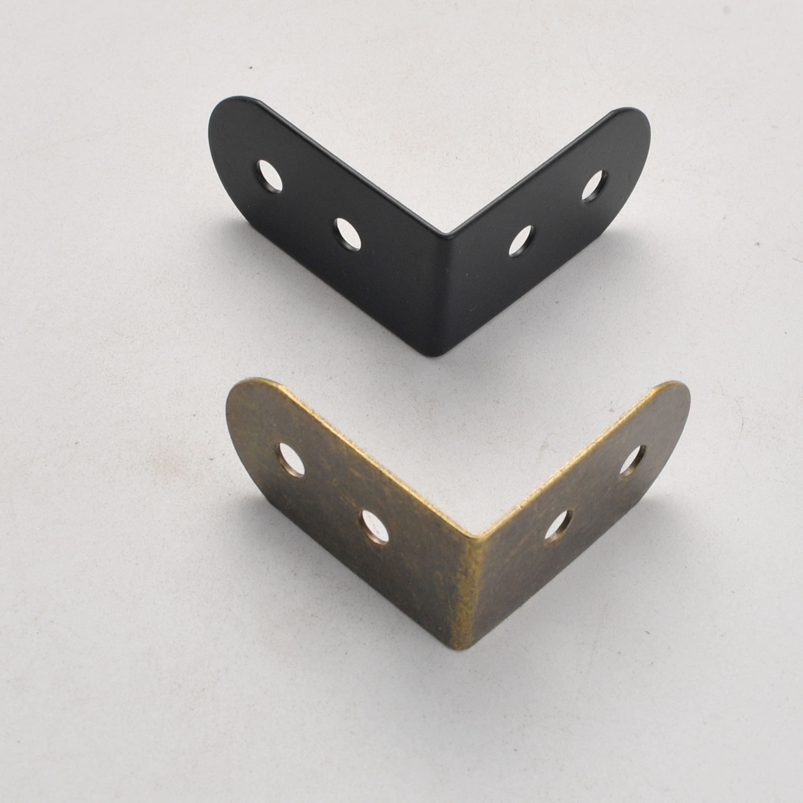 حامل زاوية حديدية سوداء بزاوية - مراجعة Furniture Hardware Material وسعره